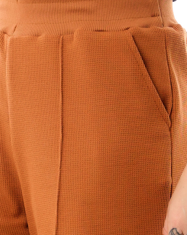 Bermuda Casual Feminina Malha Textura Square Nervura Terra Cota Knulu