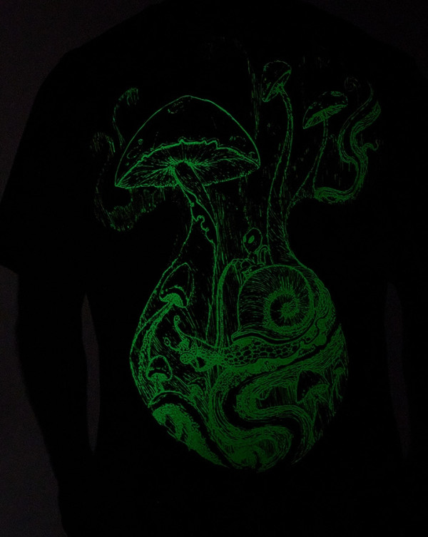 Camiseta Classic Dark Garden Preto Knulu